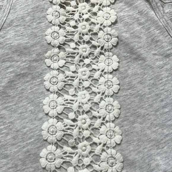 Dylan Grey tank top with floral crochet round neck Dylan Medium NWT - Picture 4 of 13